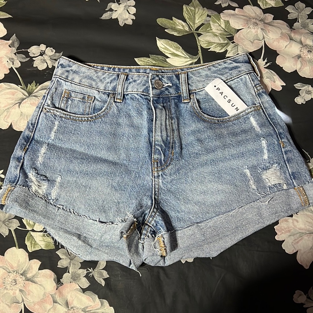 NWT • Pacsun • denim shorts • 90’s style • size 25